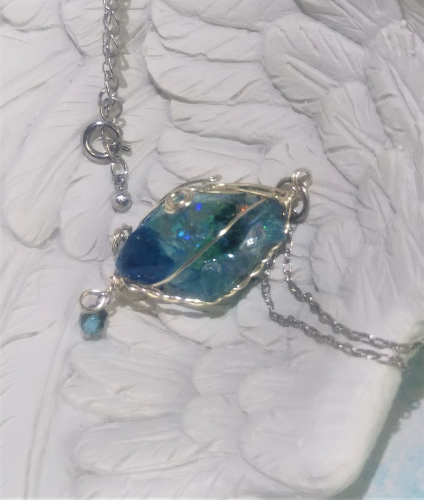 【鉱石風】ある精霊の形見石(銀鎖)