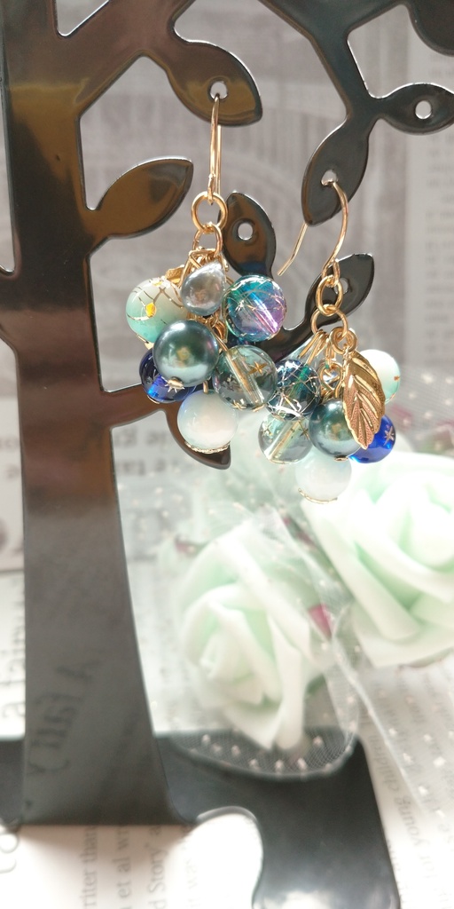 【値下げしました】占い師ぶどう型ピアス【第五人格】