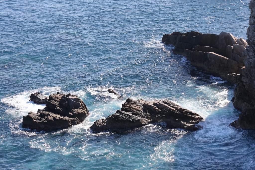 タイトル:【商用利用OK】風景写真素材集|太平洋と断崖、灯台のある景色 14枚