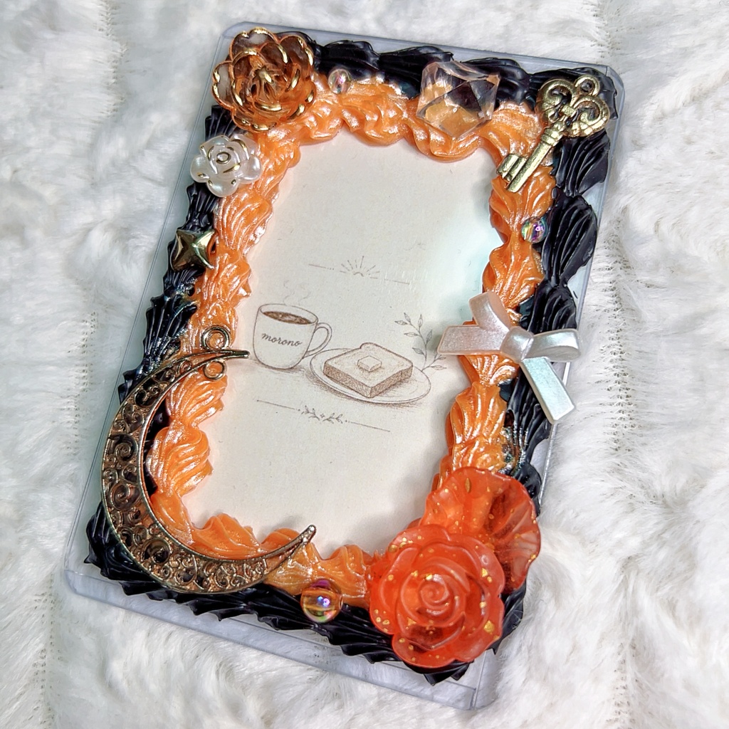 B8 ホイップデコ トレカケース Y2K風 ゴシック【月/薔薇】