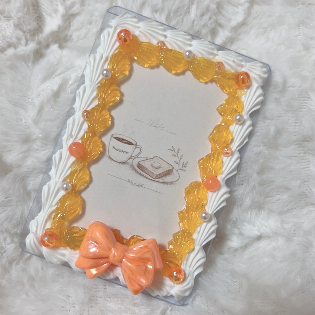B8 ホイップデコ　トレカケース　ホワイト×クリアオレンジ　シンプル