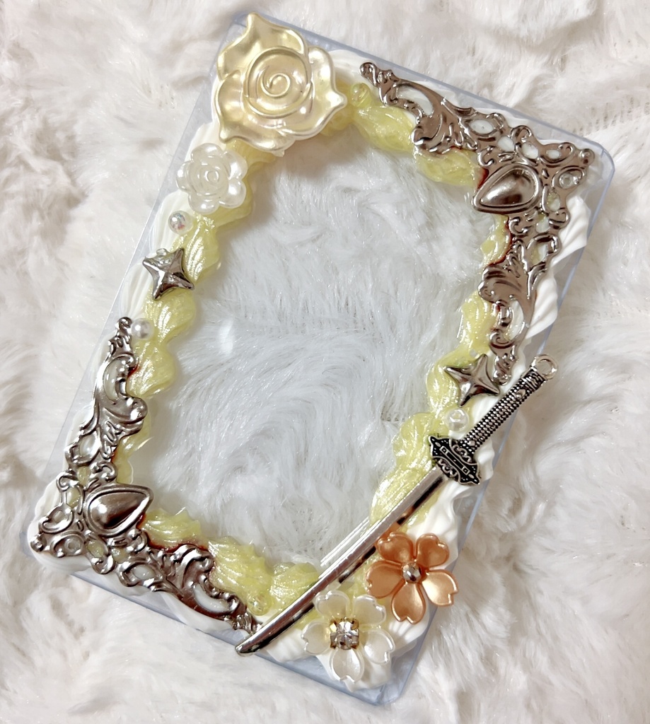 B8 ホイップデコ トレカケース ホワイト×イエロー 刀 薔薇