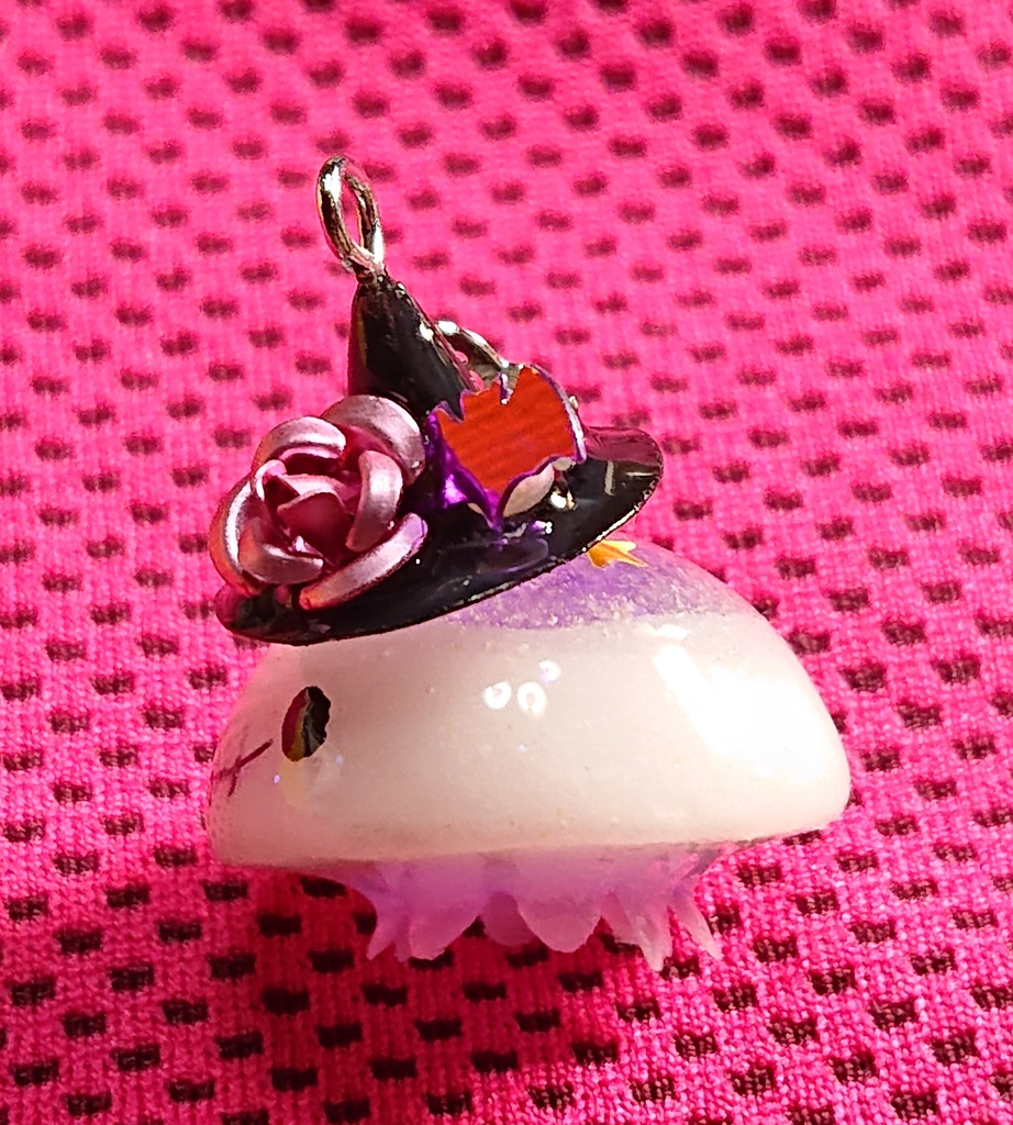 紫クラゲのハロウィン🎃ストラップ(魔女帽)