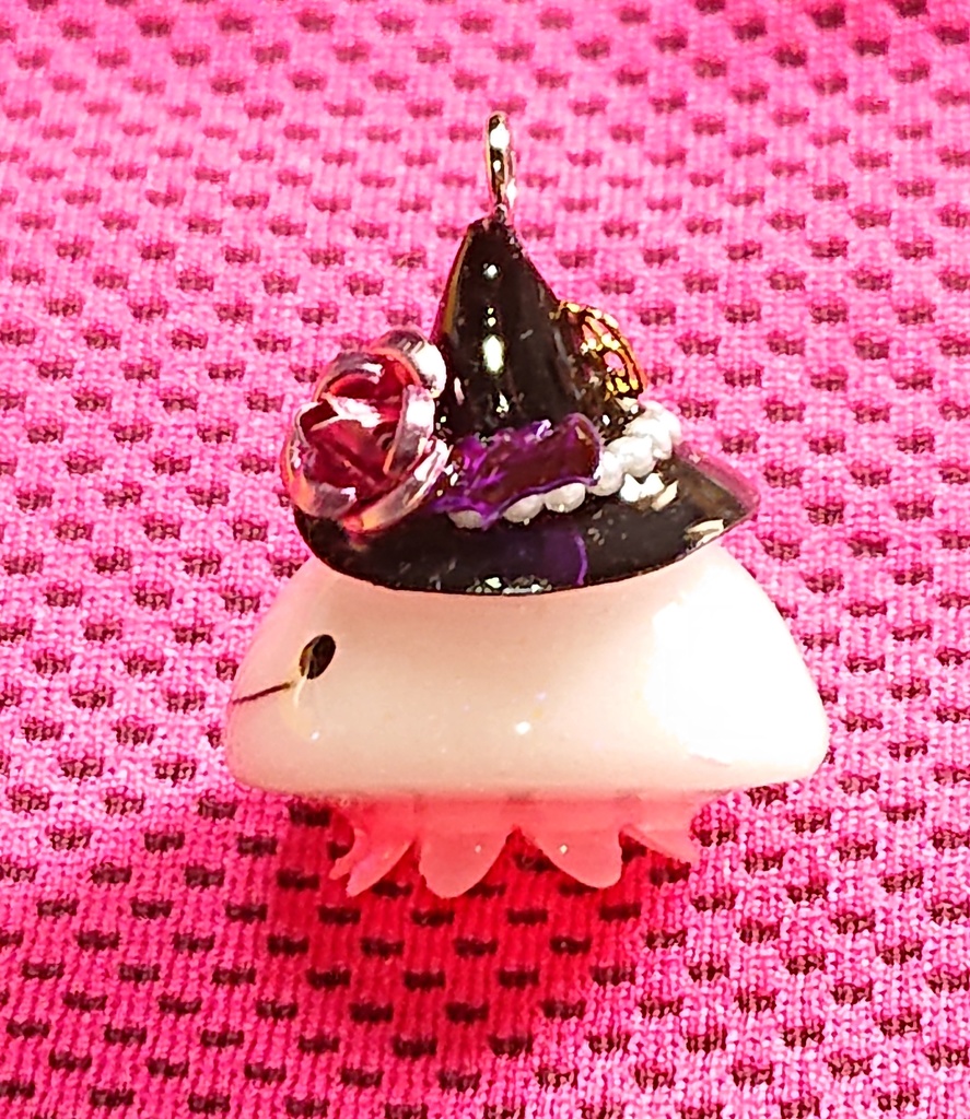 ぴんくクラゲのハロウィン🎃ストラップ(魔女帽)