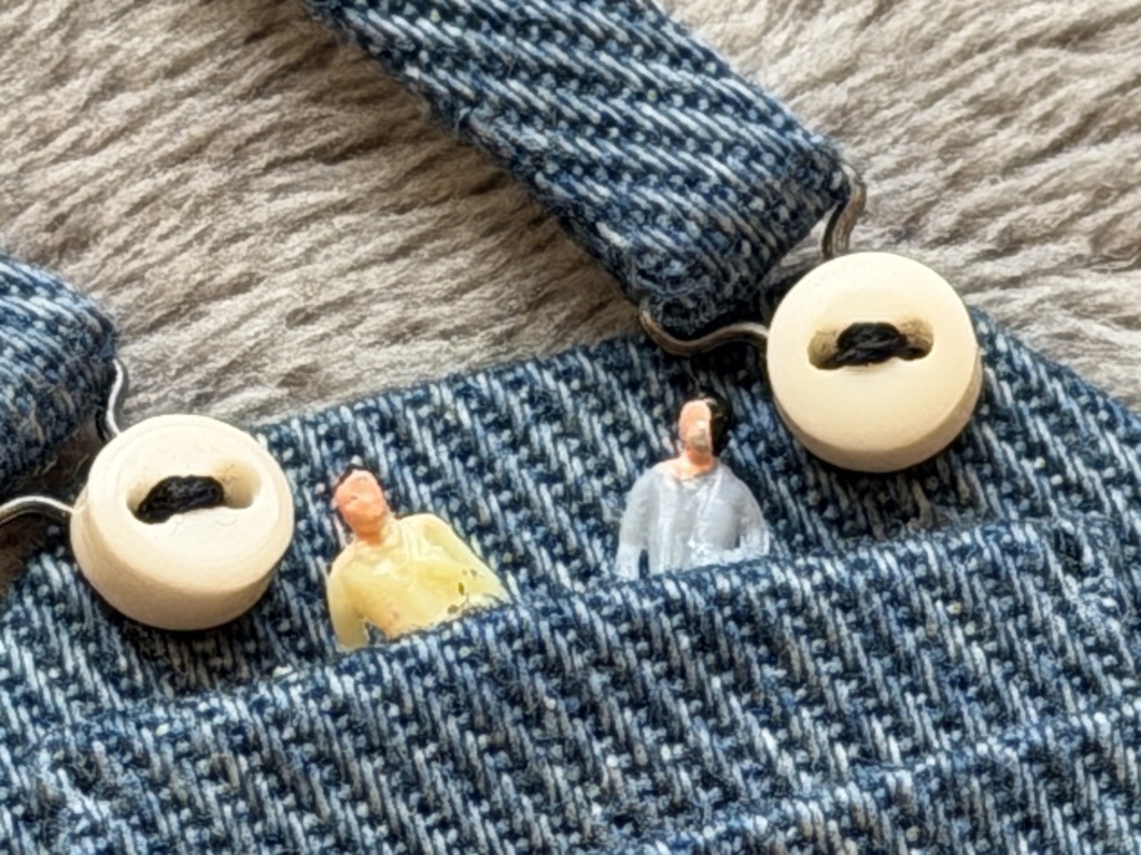 人間飼育サロペット