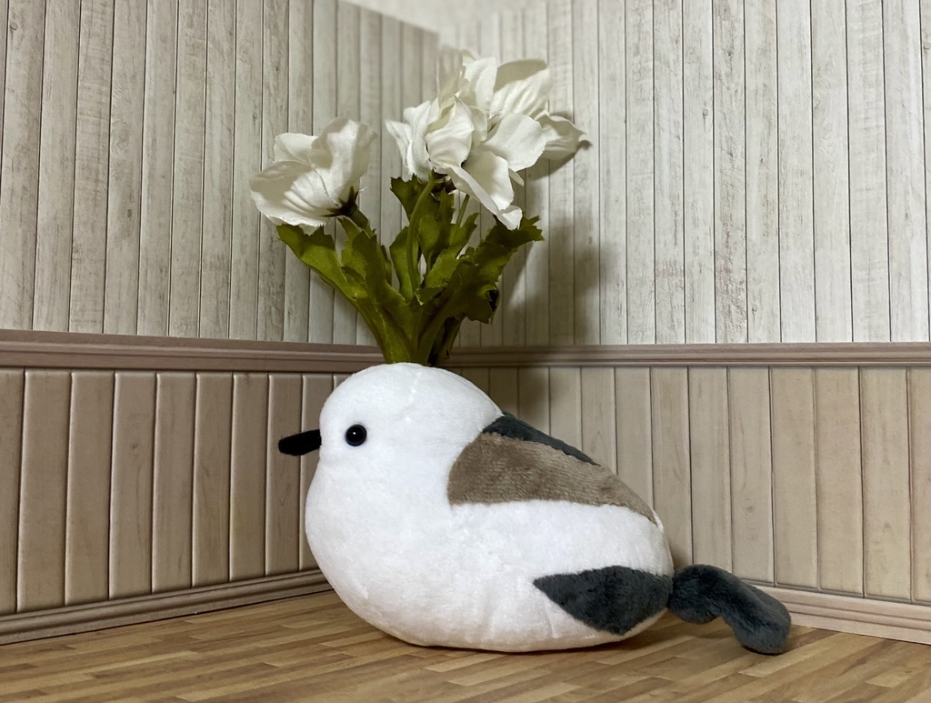 シマエナガのぬいぐるみ