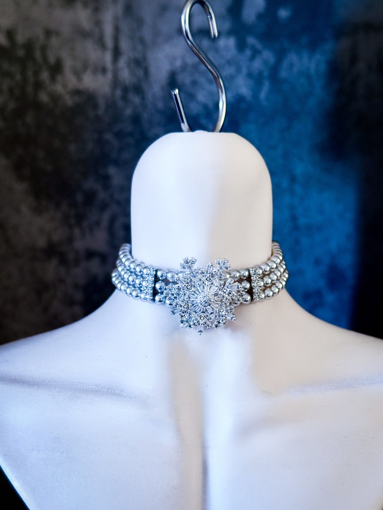 【70〜75】3連シルバーパールネックレス(雪)