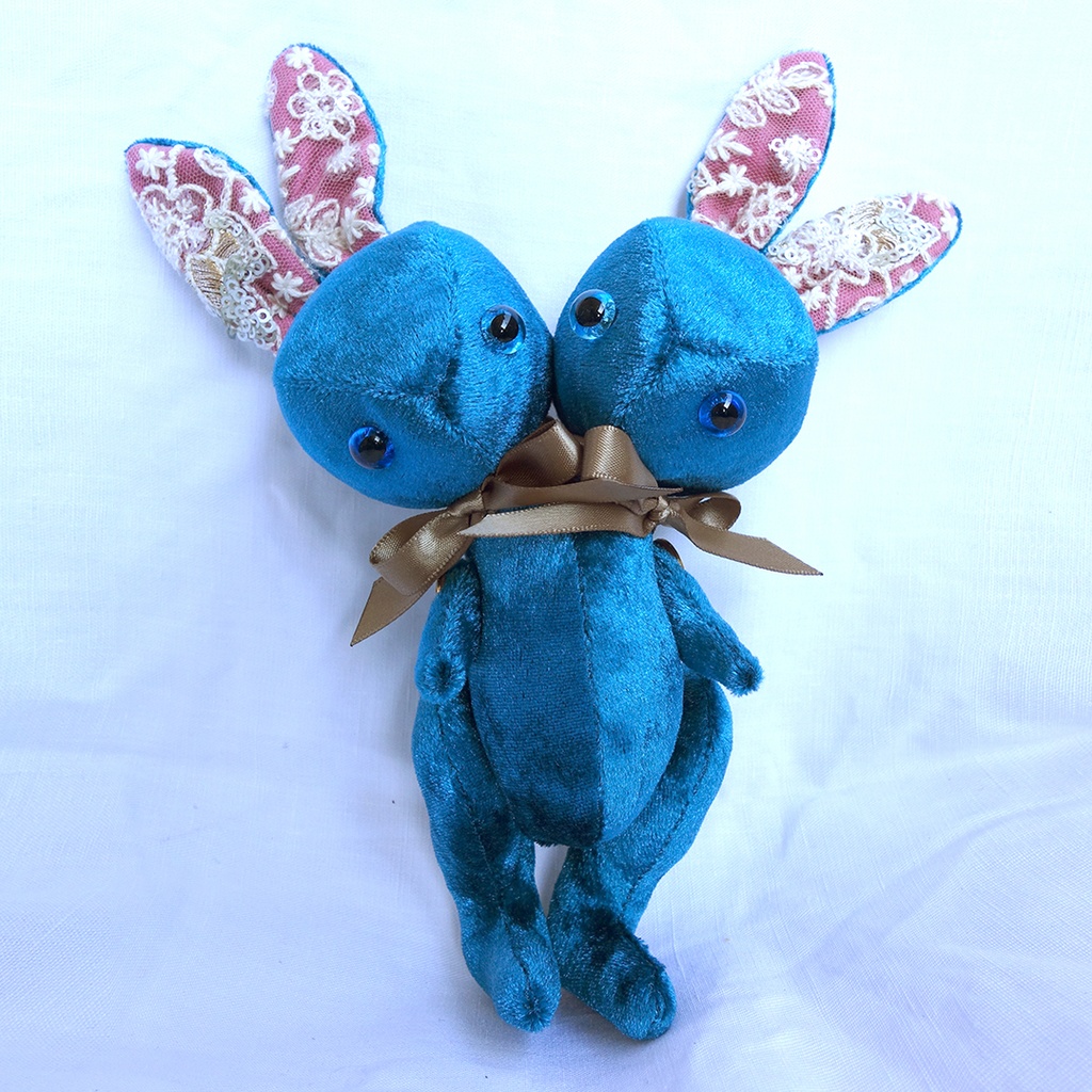 孔雀翠なふたごのうさぎ 個展「理想の部屋」