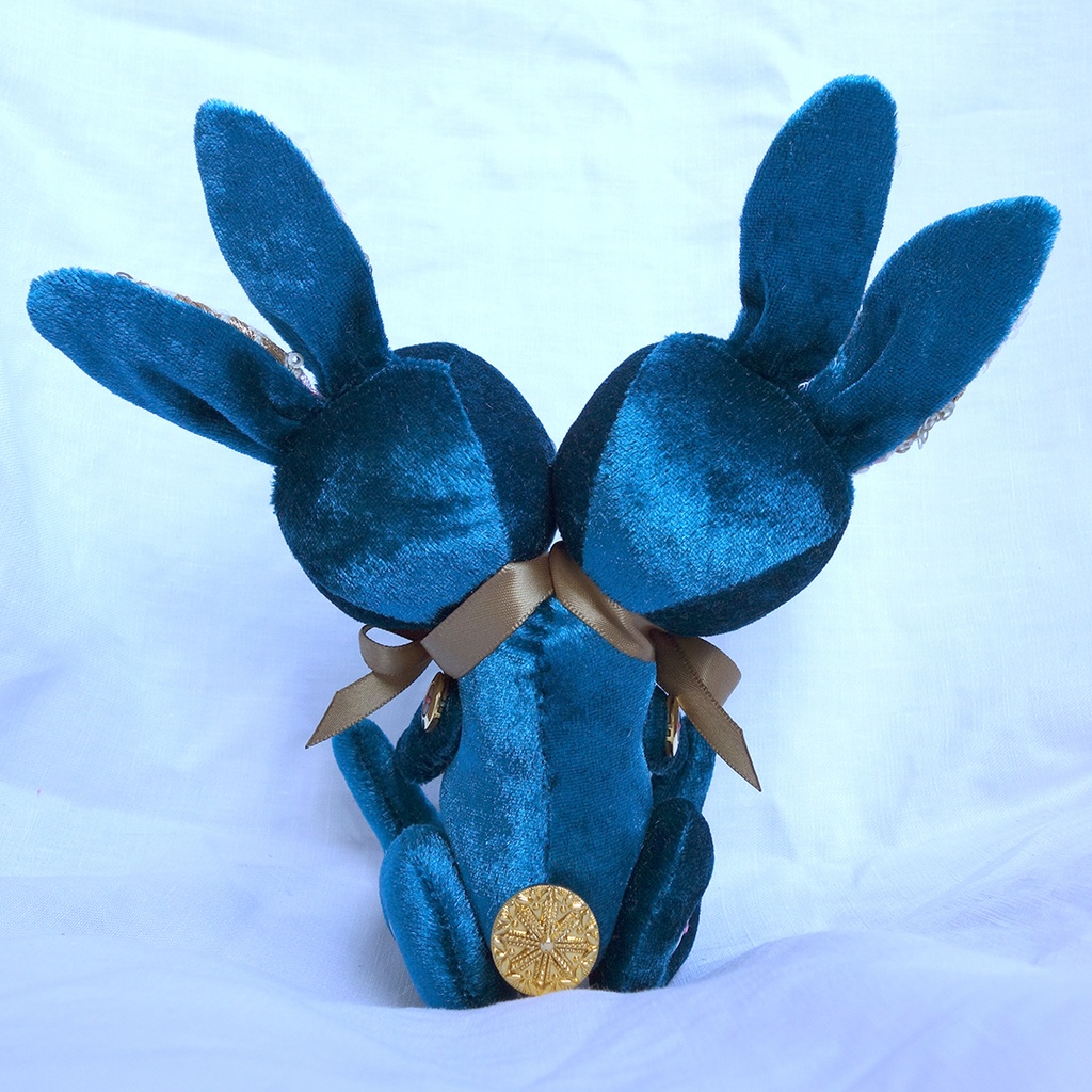 孔雀翠なふたごのうさぎ 個展「理想の部屋」