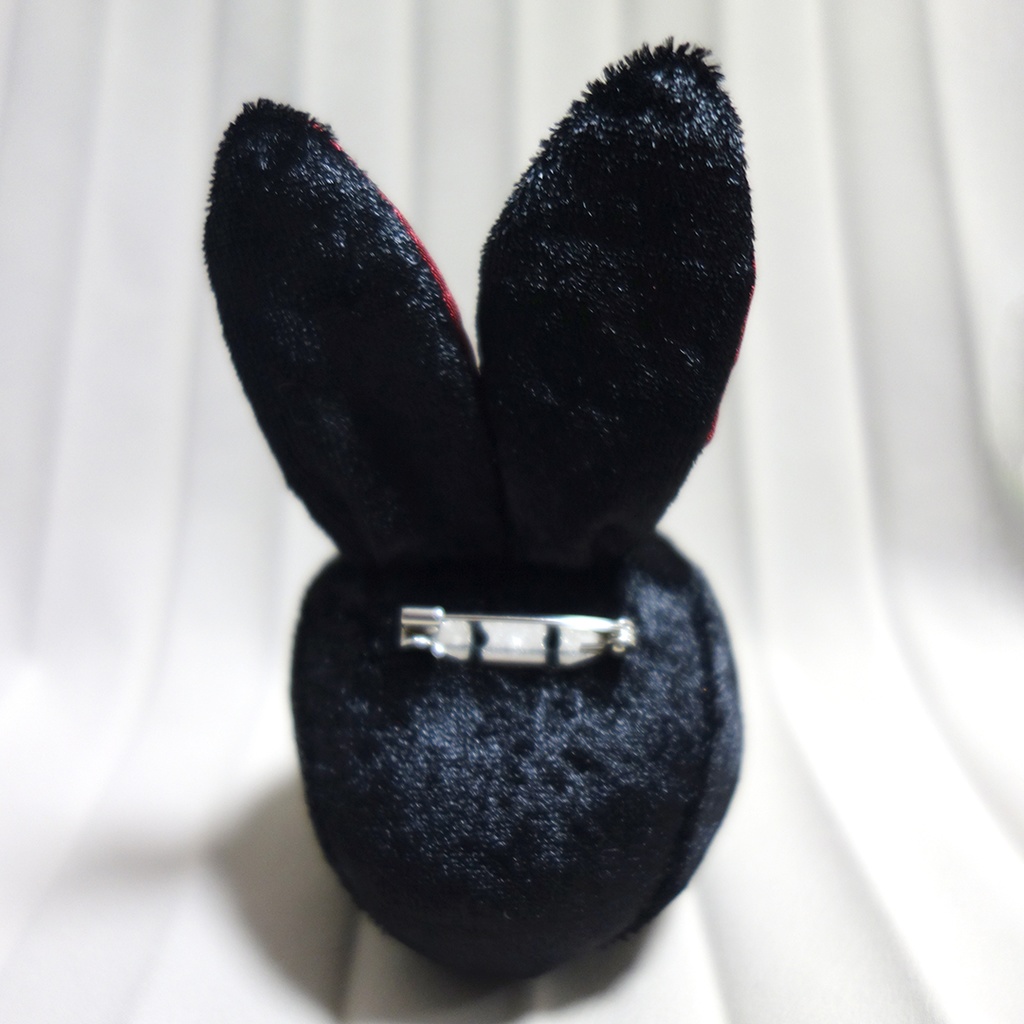 おかおブローチ クロ×レッド