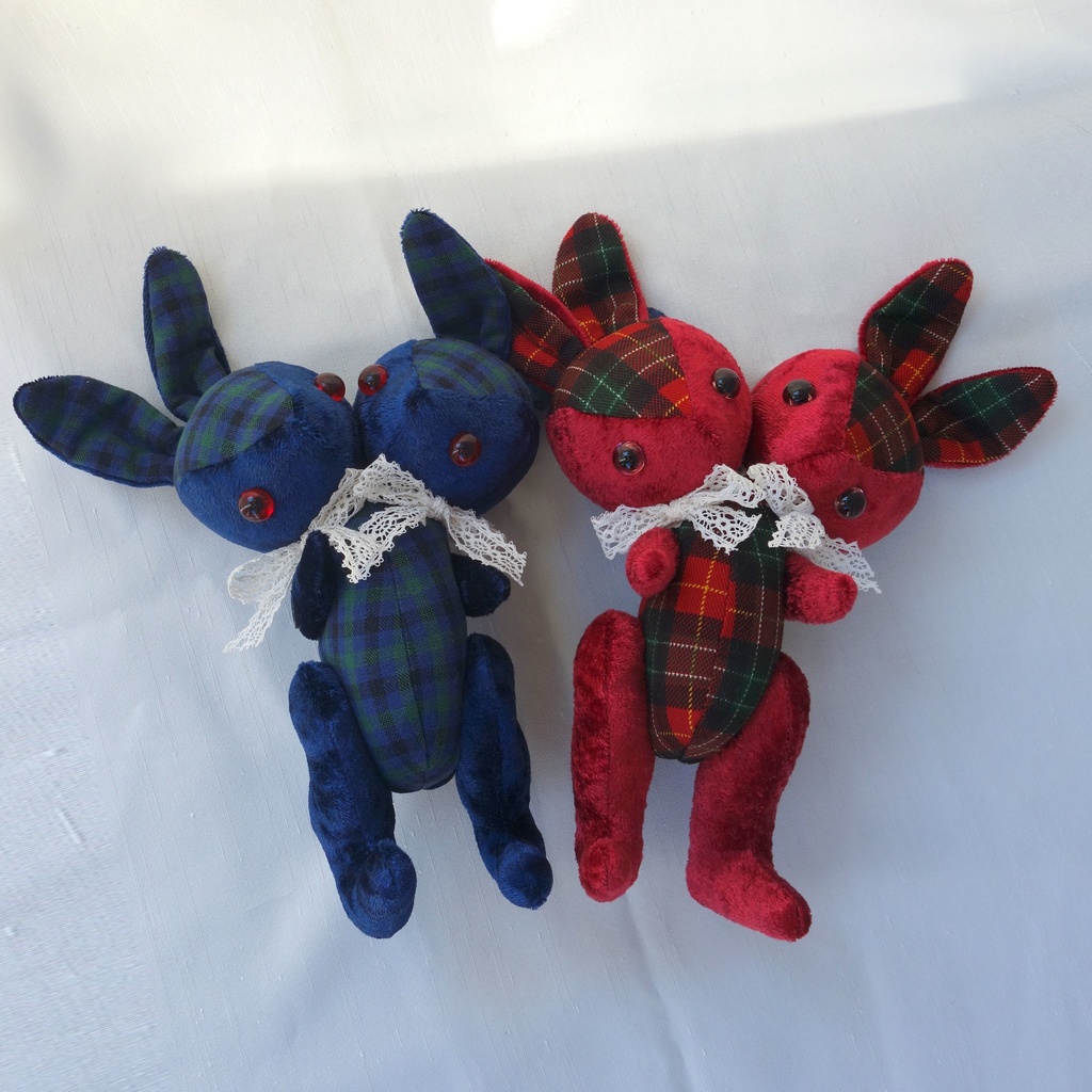 ネイビーチェックなふたつあたまのうさぎ