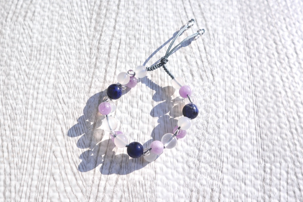 ラピスラズリ/ホワイトオニキス/ミルキーアメジスト/水晶使用 マクラメ編みブレスレット