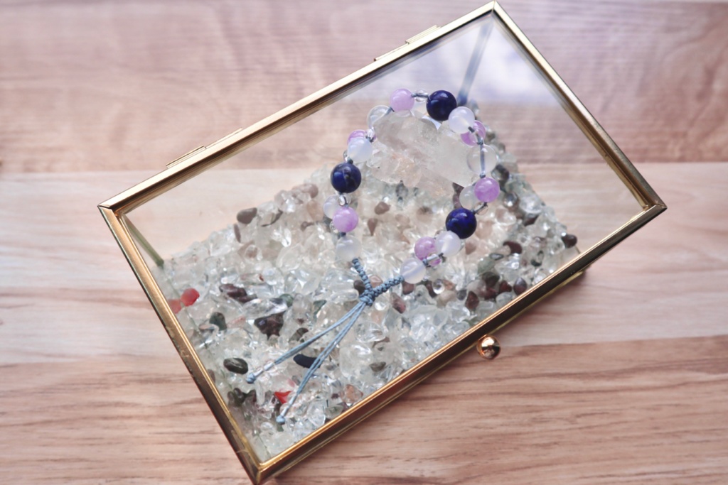 ラピスラズリ/ホワイトオニキス/ミルキーアメジスト/水晶使用 マクラメ編みブレスレット