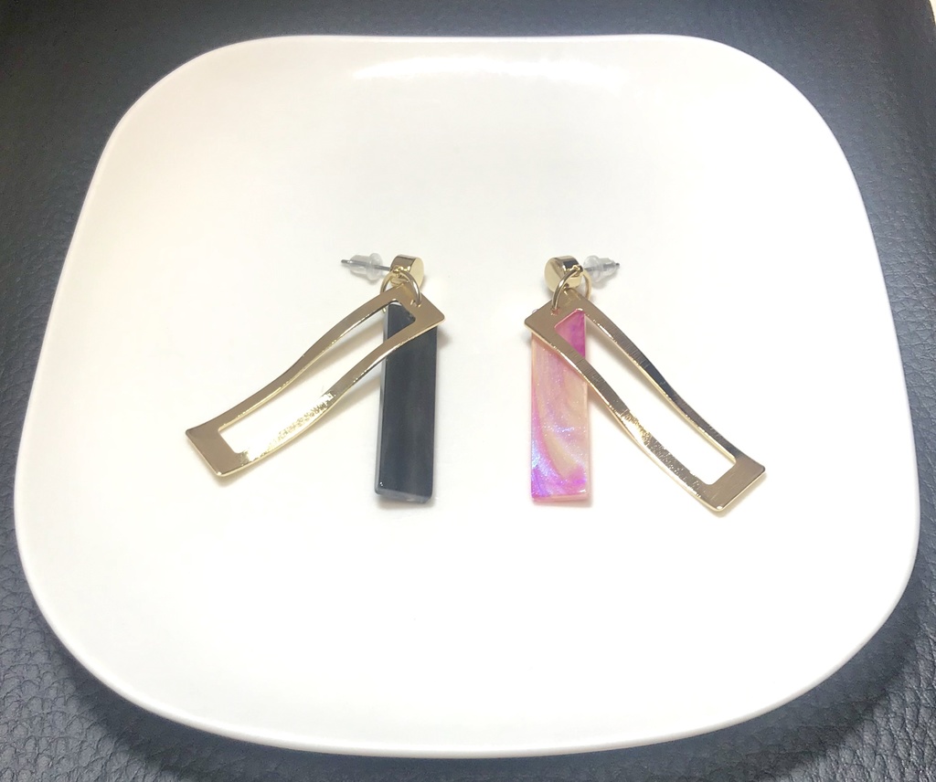 イメージピアス　アシンメトリー　(クロミ・マイメロ)