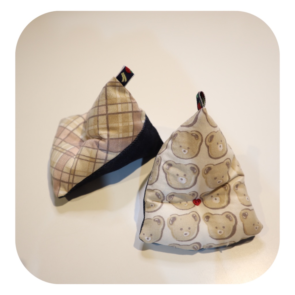 【2/26(日) 11時〜 通販分】サンカククッション