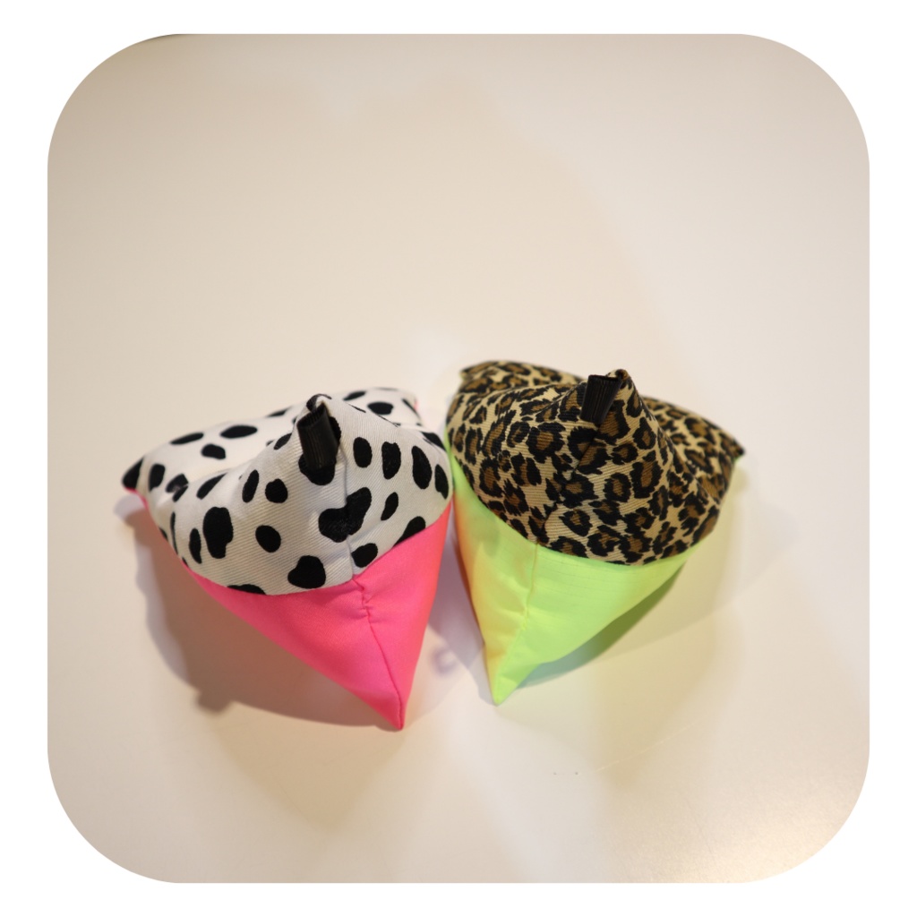 【2/26(日) 11時〜 通販分】サンカククッション