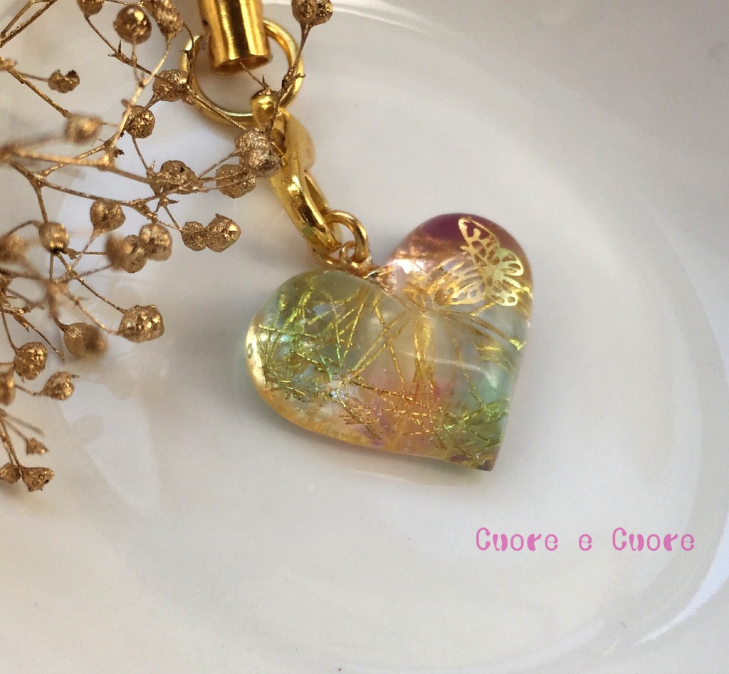 虹色ぷっくりハートストラップ