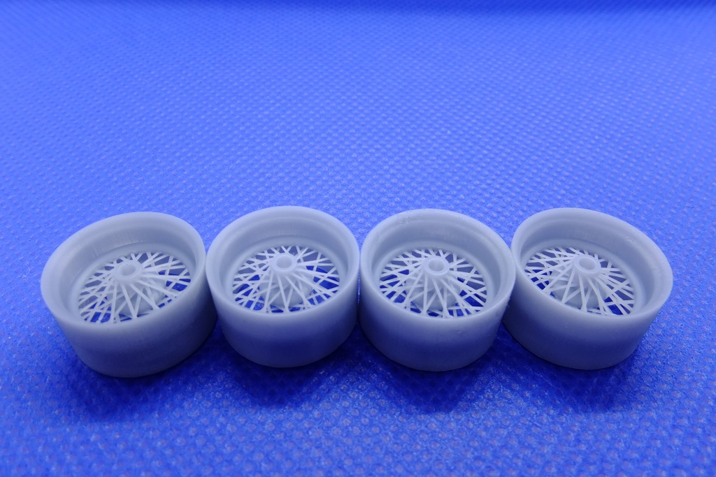 汎用 1/24 旧車15インチ ワイヤーホイール(ボラーニ)