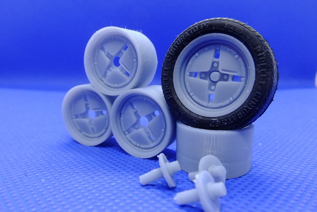 1/24 15インチホイール インパルD-01シルエット風 ピン軸ハブ付き