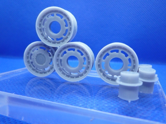 1/24 ピレリ Pスロット風 ホイール