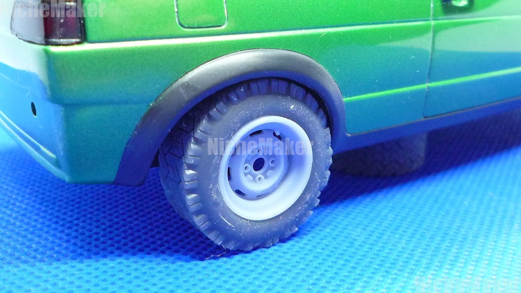 汎用 内径13インチ 80サイズ スタッドタイヤ