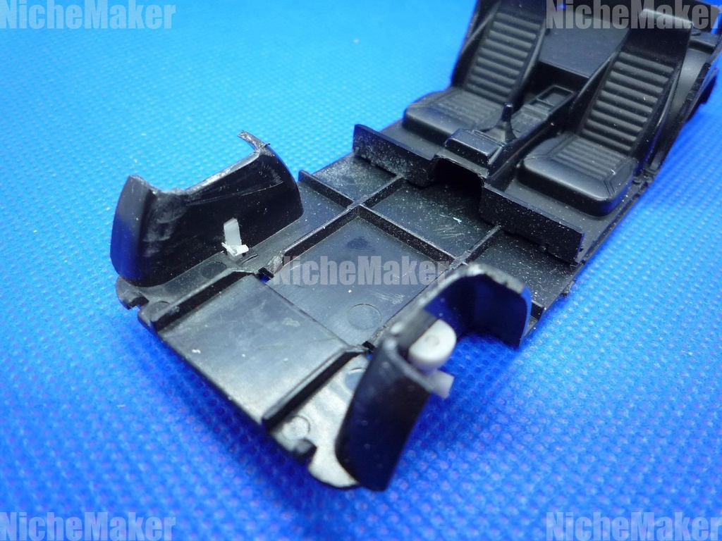 楽プラ S30フェアレディZ 対応L型エンジンルームキット