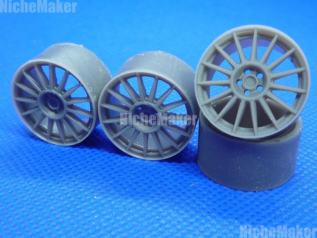 汎用 19インチ相当 OZ 風ホイール