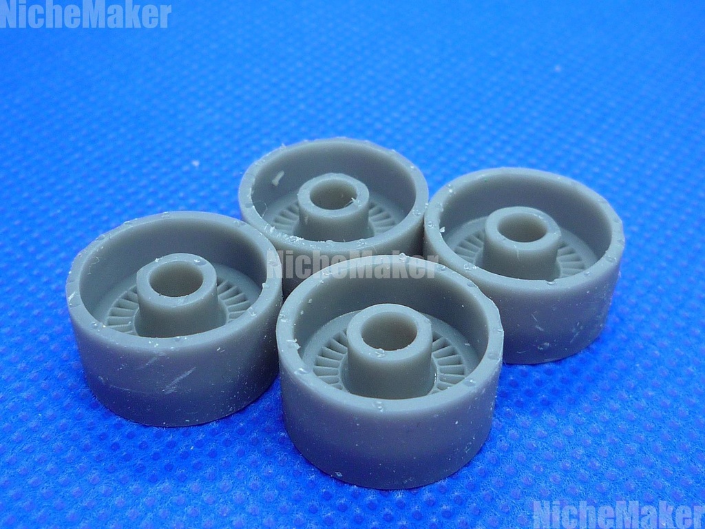 1/24 14インチ相当 日産系ホイール風 (スカイラインジャパン 純正オプション フィンタイプ)