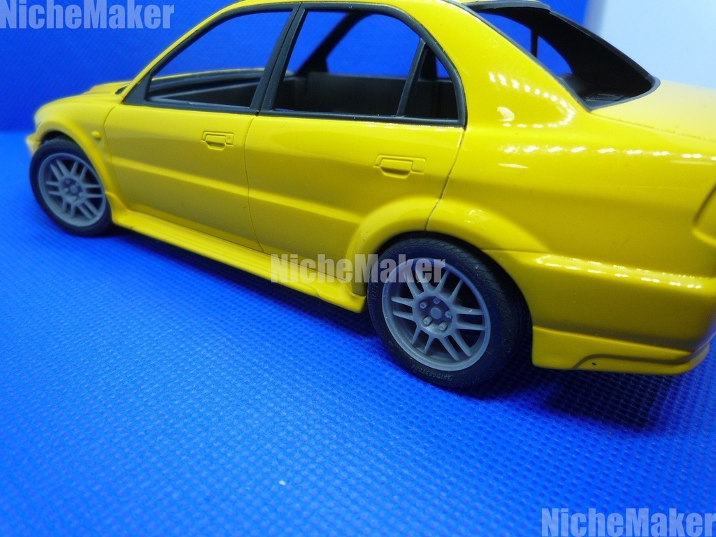 汎用 1/24 17インチ相当 O.Z. F1 風ホイール