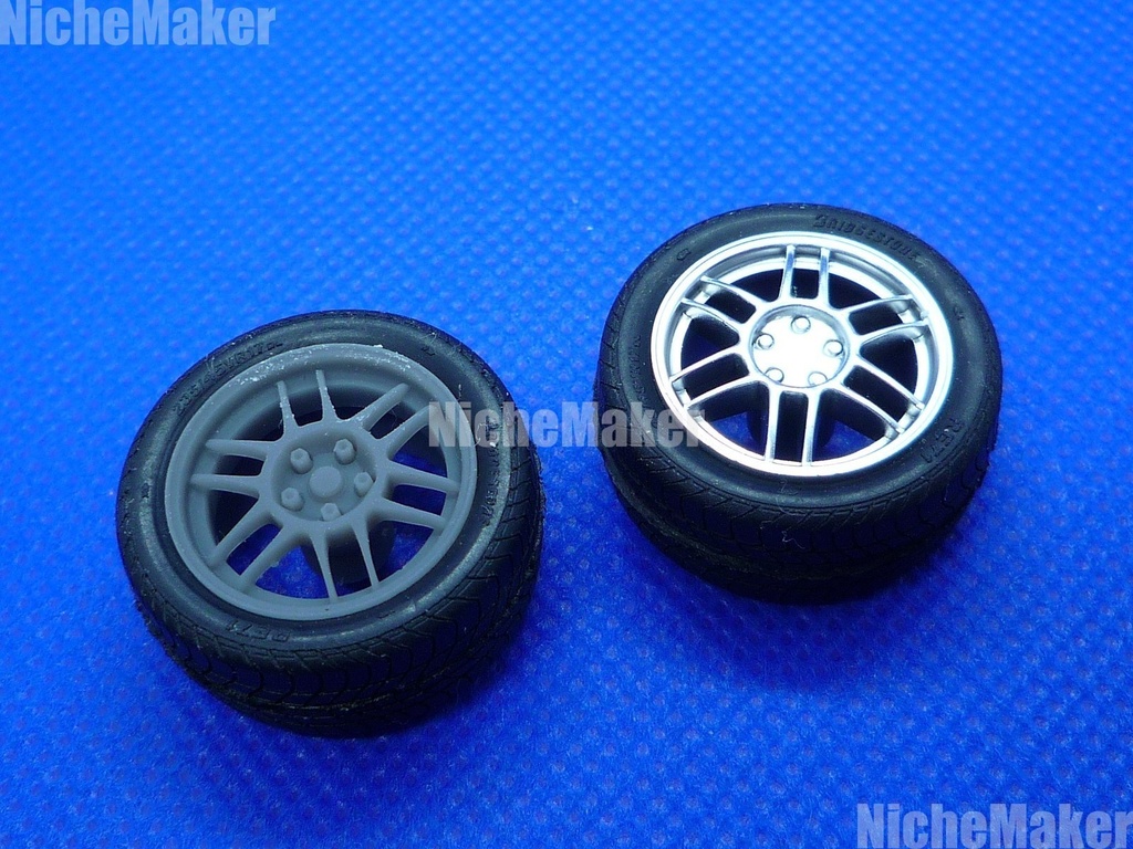 汎用 1/24 17インチ相当 O.Z. F1 風ホイール