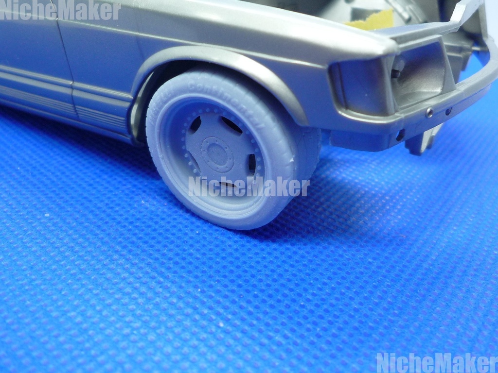 TAMIYA 1/24 メルセデス・ベンツ500SEC 対応18インチ相当ロリンザー風ホイール・タイヤセット