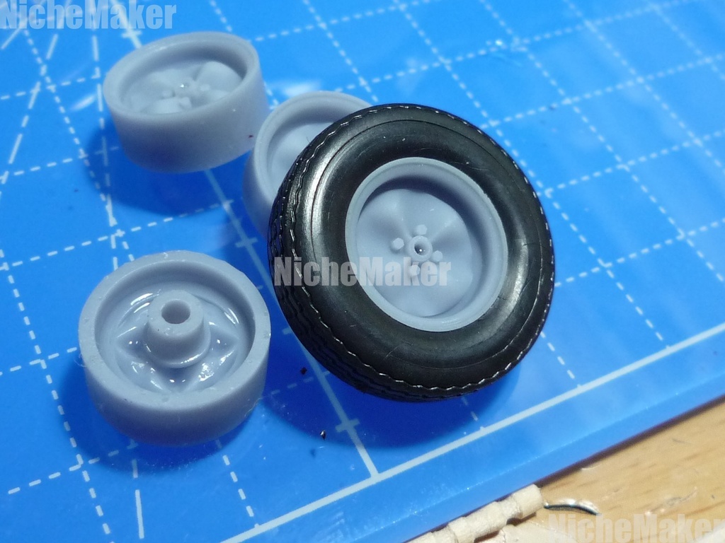 グンゼ産業 ロータス・エランS3用  Wobbly WEB WHEEL風ホイール