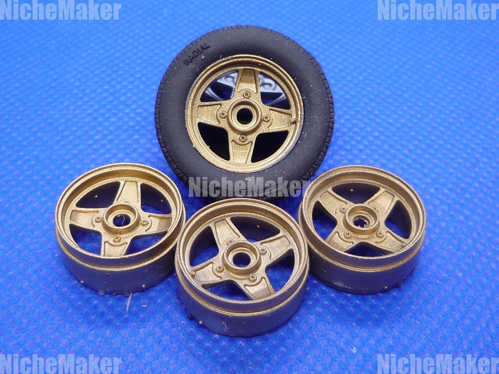 数量限定　イタレリ　ランチアフルビア対応　ホイール＆デスビ＆連装キャブセット