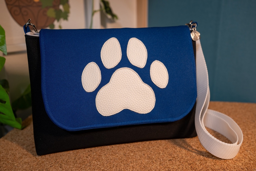 ケモノのためのショルダーバッグ【青×黒】