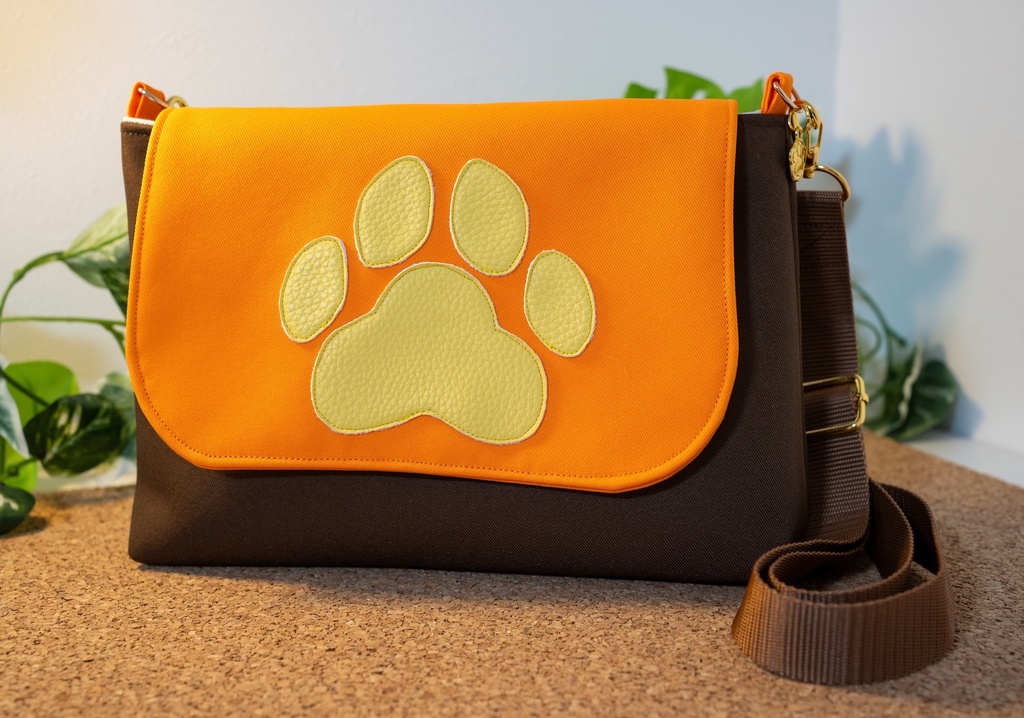 ケモノのためのショルダーバッグ【オレンジ×茶】