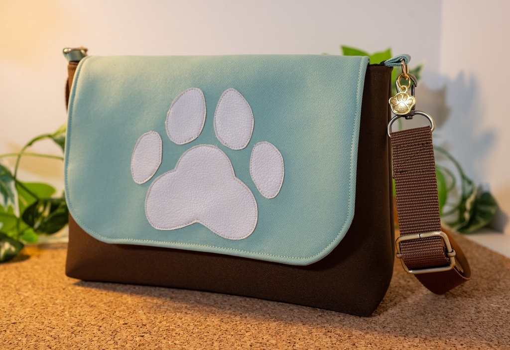 ケモノのためのショルダーバッグ【薄緑×茶】