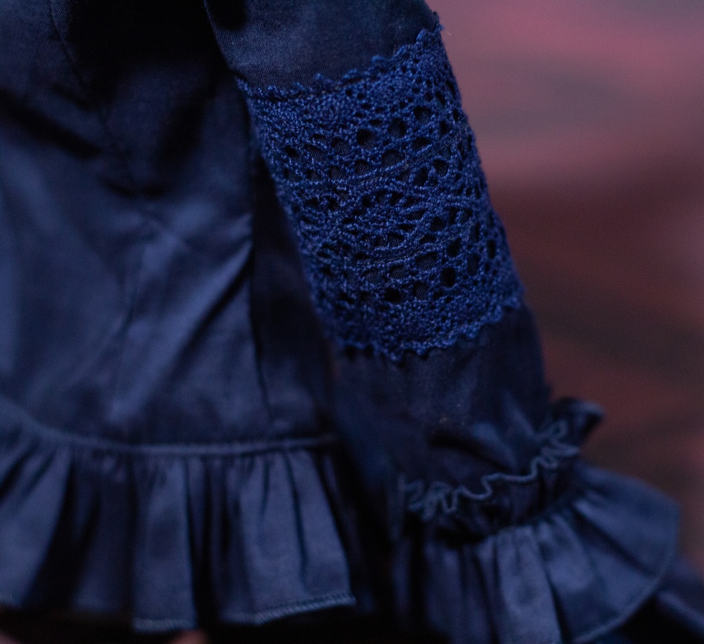 フリルブラウス(紺)【DD DDS対応】