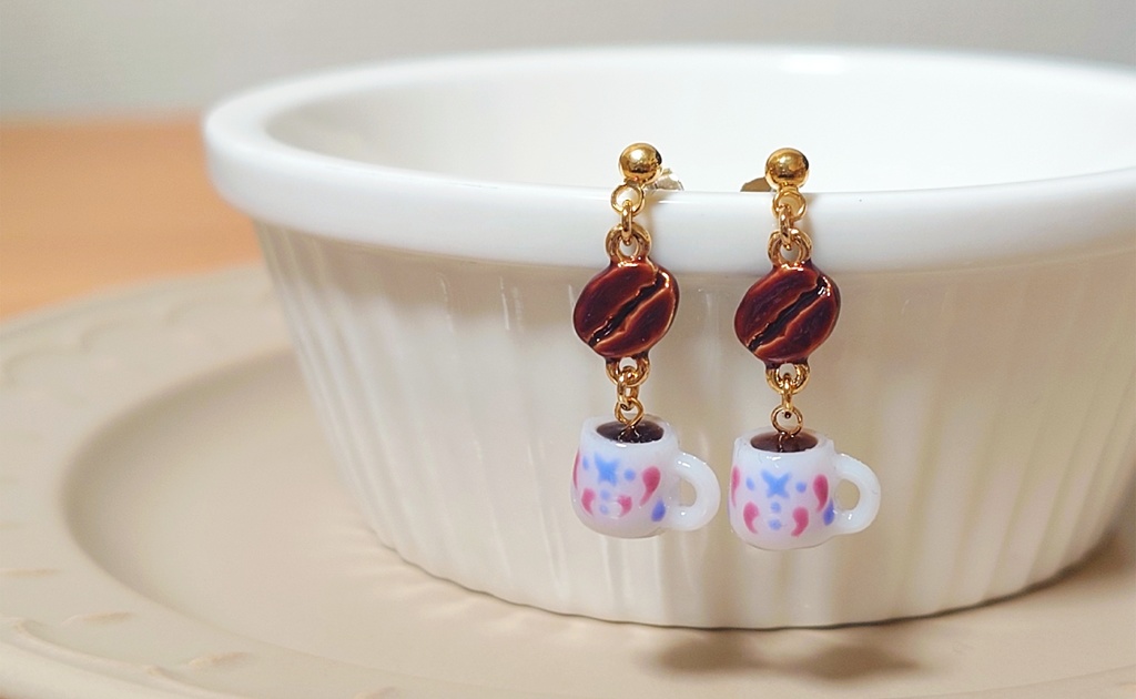 こうなるから子どもはコーヒーダメなの！ピアス/イヤリング