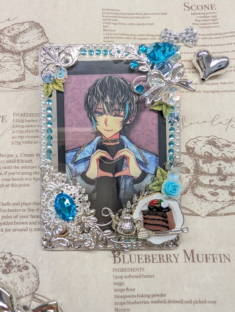 【悪魔執事と黒い猫😈🐈⬛】硬質カードケースデコ🎀