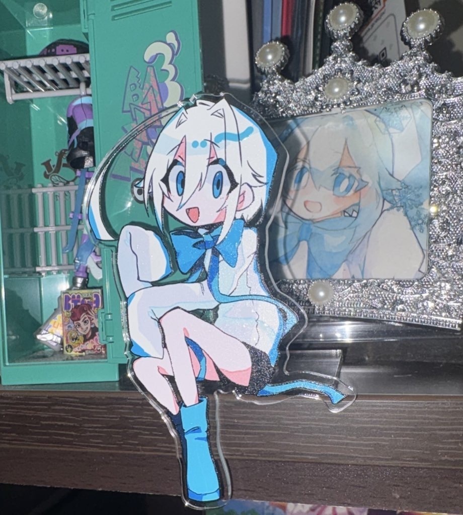 ものくろむお座りアクリルスタンド