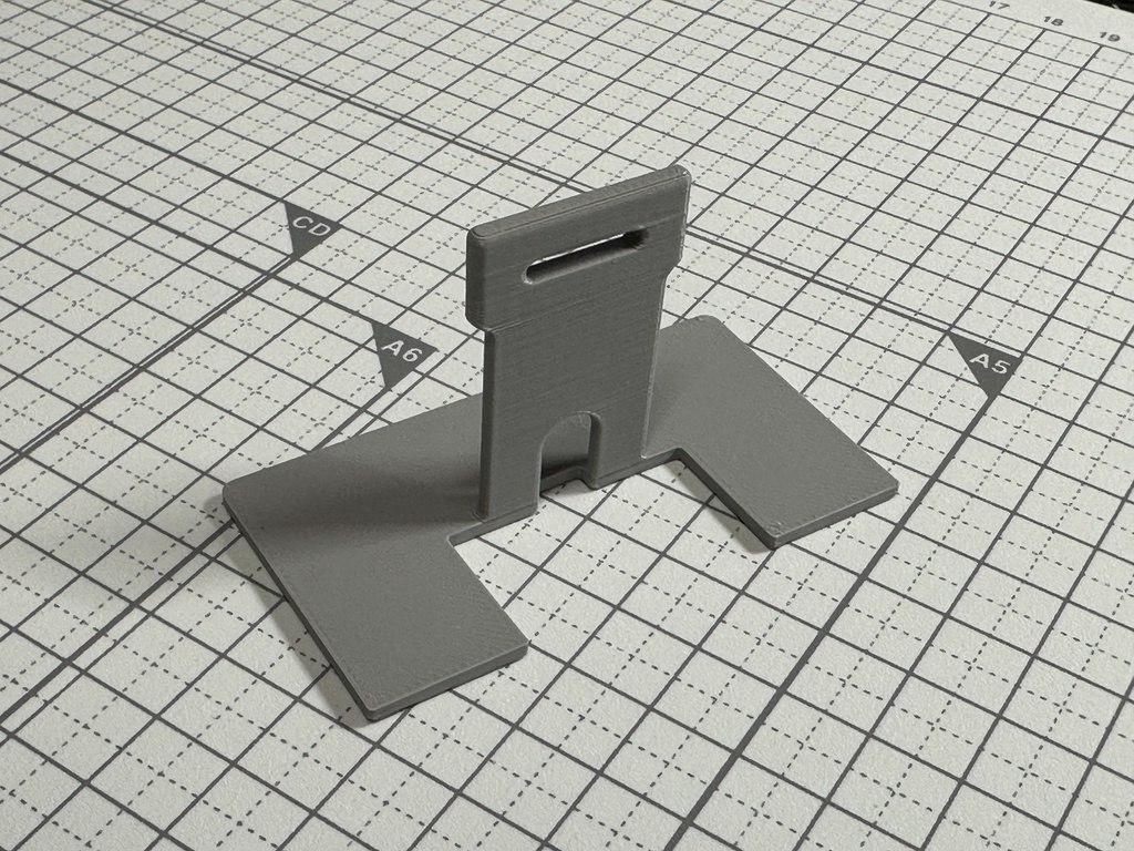 短期用電源プラグ抜け止めプレート