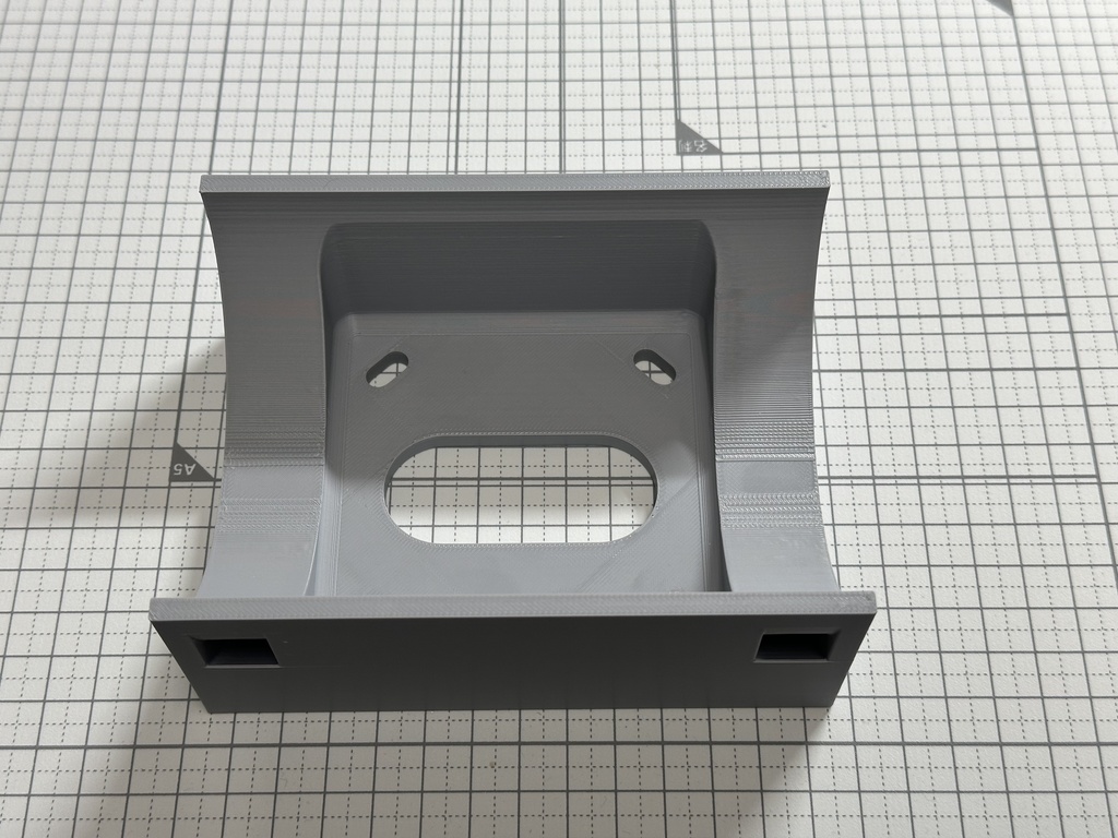 i-PROバレット型カメラ向けポール取付けマウント(直径8〜10cm)