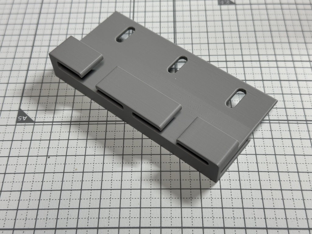 メタルラック用ケーブルオーガナイザー タイプA(USBその他多種向け)