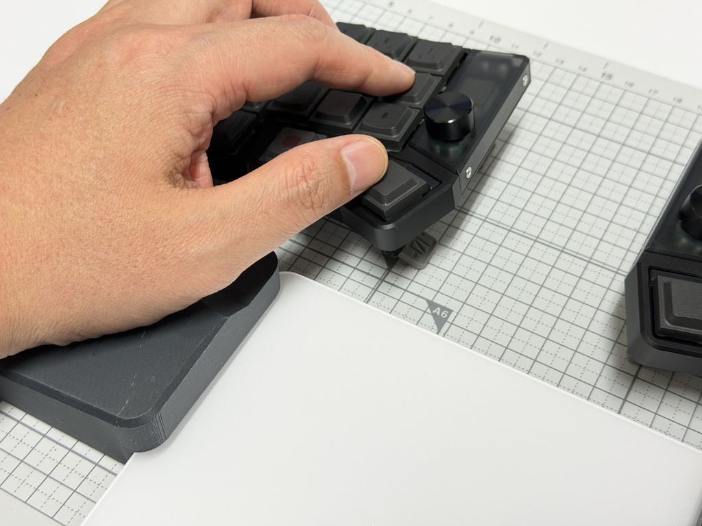 セパレート型モバイルリストレスト ワイド 傾斜タイプ8度 20to30mm 分割傾斜キーボード向け(Cornix等)