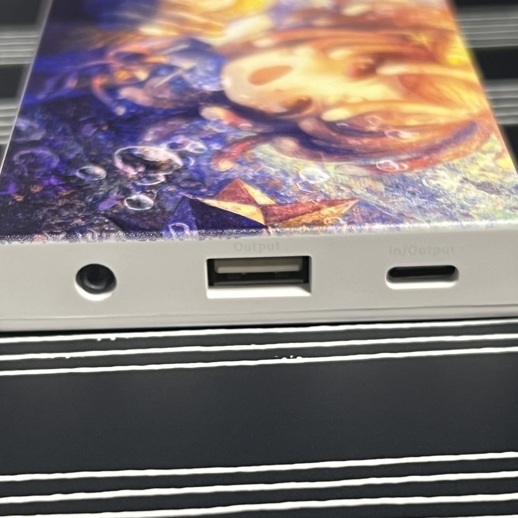 イソクマのモバイルバッテリー⚡️🔦LEDライト搭載