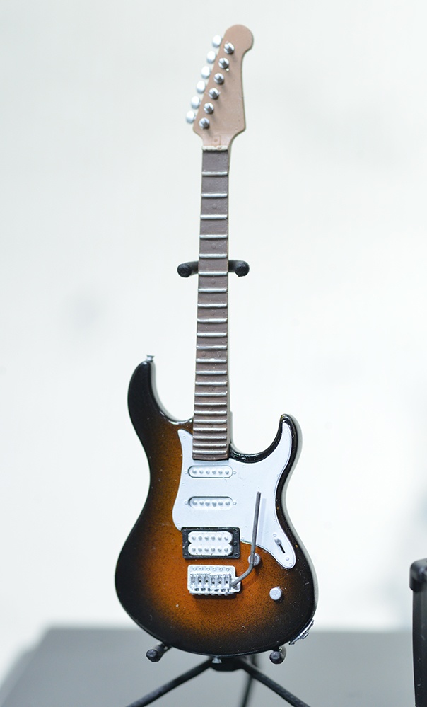 1/12 エレキギター(ST派生タイプ)3Dプリンタ出力未塗装キット ※ピックアップ違い2種類あり (1/6スケールもあり)