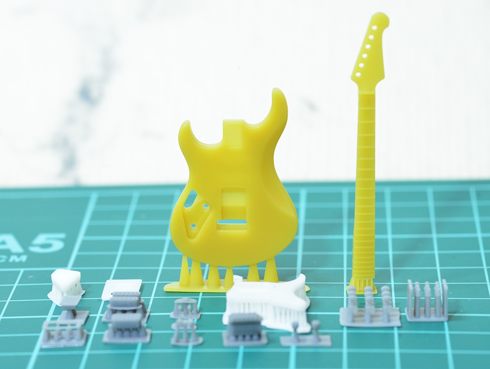 1/12 エレキギター(ST派生タイプ)3Dプリンタ出力未塗装キット ※ピックアップ違い2種類あり (1/6スケールもあり)