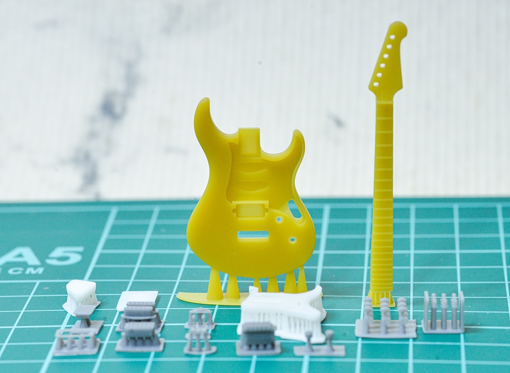 1/12　エレキギター（STタイプ）3Dプリンタ出力未塗装キット　※ピックアップ違い2種類あり