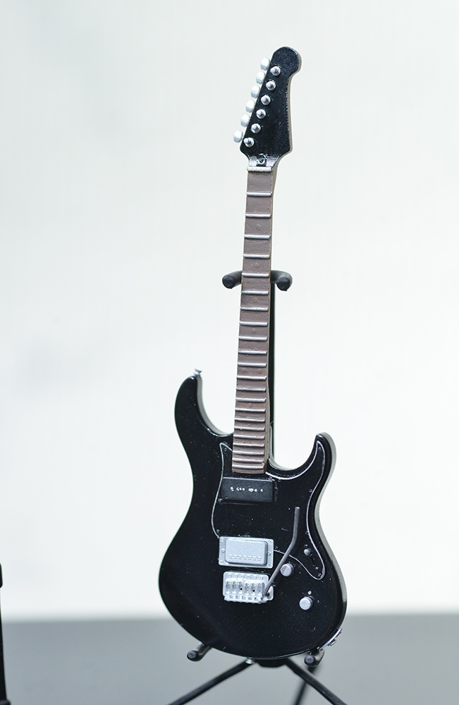 1/12 エレキギター(ST派生タイプ)3Dプリンタ出力未塗装キット ※ピックアップ違い2種類あり (1/6スケールもあり)