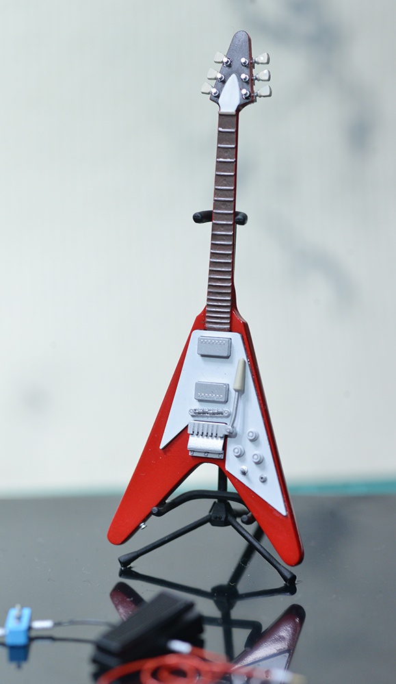 1/12 エレキギター(Vタイプ)3Dプリンタ出力未塗装キット ※トレモロ有無で2種類あり (1/6もあり)